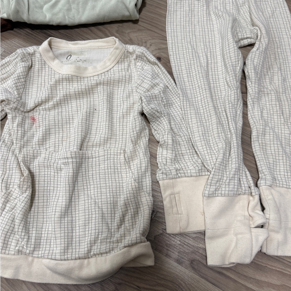 Unisex Toddler 2T-3T Goumi pajamas and vest bundle - Picture 8 of 14